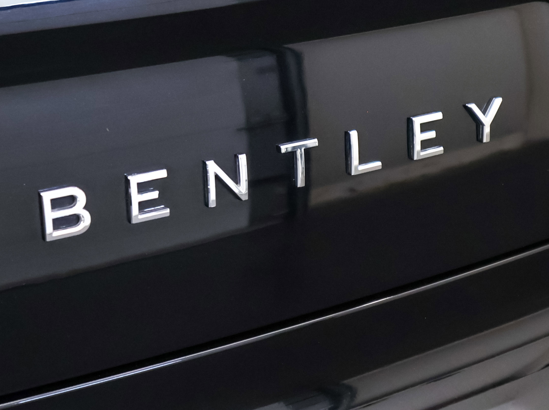 Used 2022 Bentley Flying Spur V8 image 50