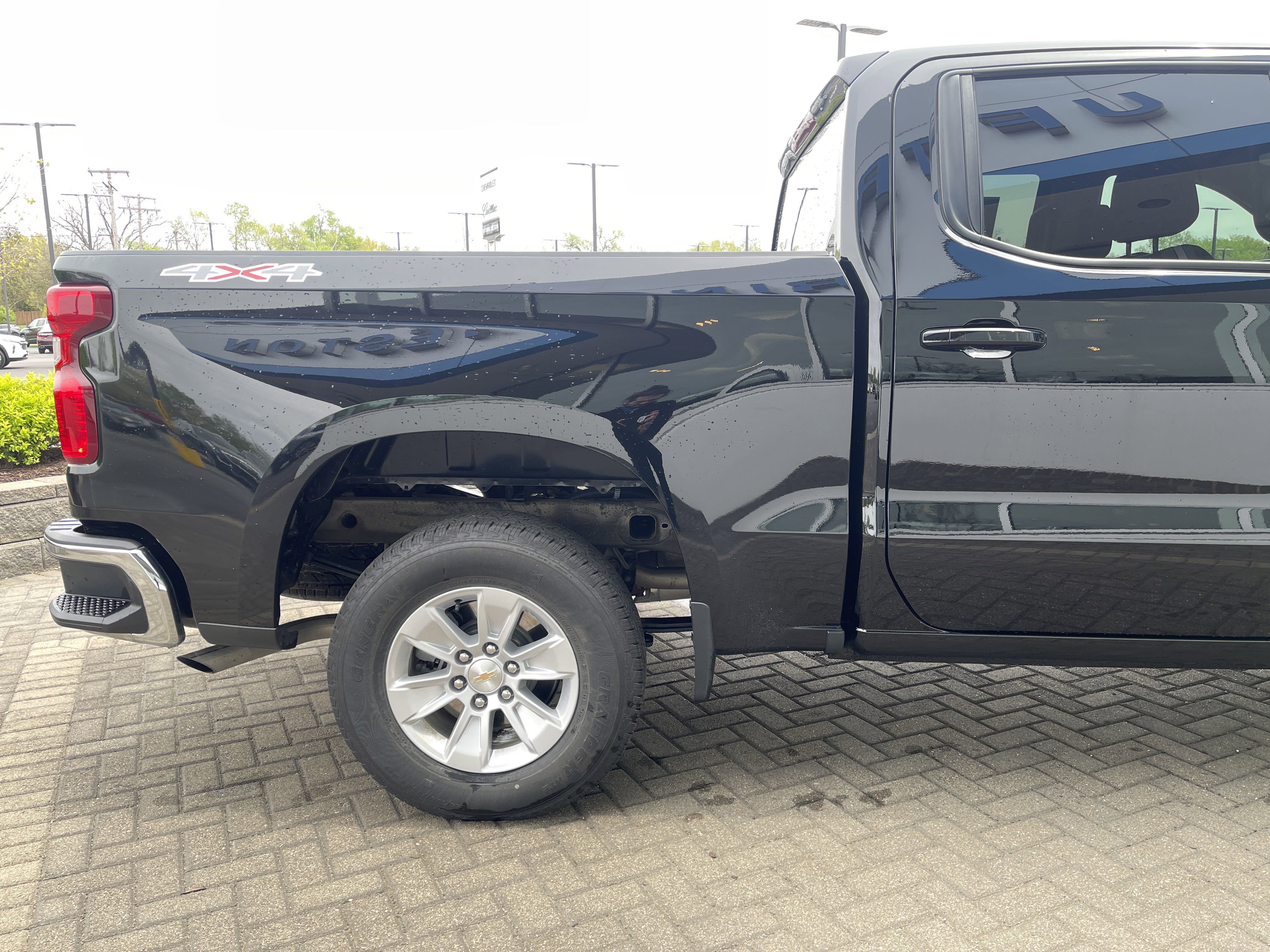 Used 2025 Chevrolet Silverado 1500 LT image 12