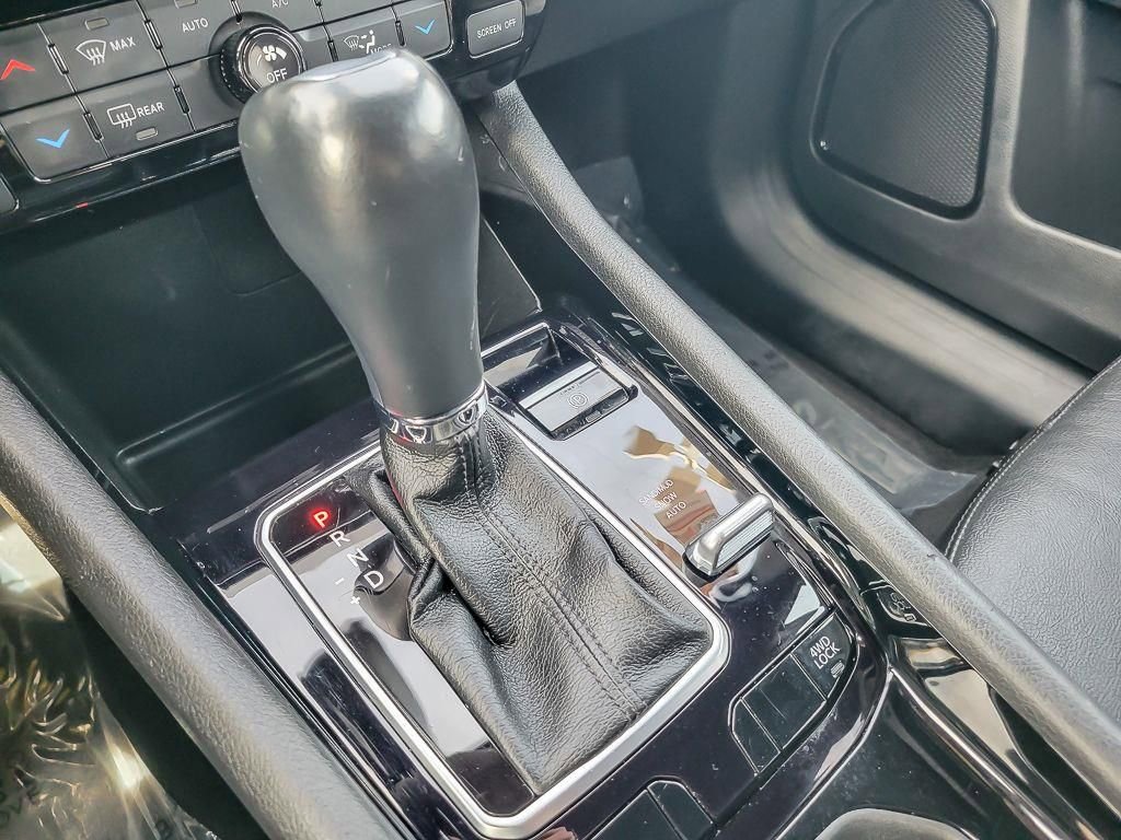 Used 2023 Jeep Compass Limited image 18