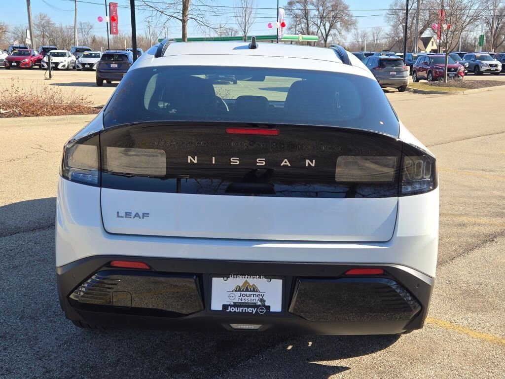 New 2026 Nissan Leaf Platinum+ w/ Cargo Package (Platinum+) FWD image 12