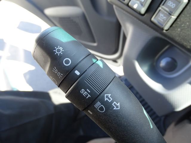 Used 2023 Isuzu NPR image 10