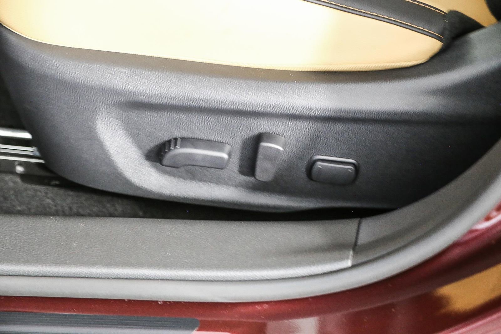 Used 2025 Nissan Sentra SV w/ SV Premium Package image 22