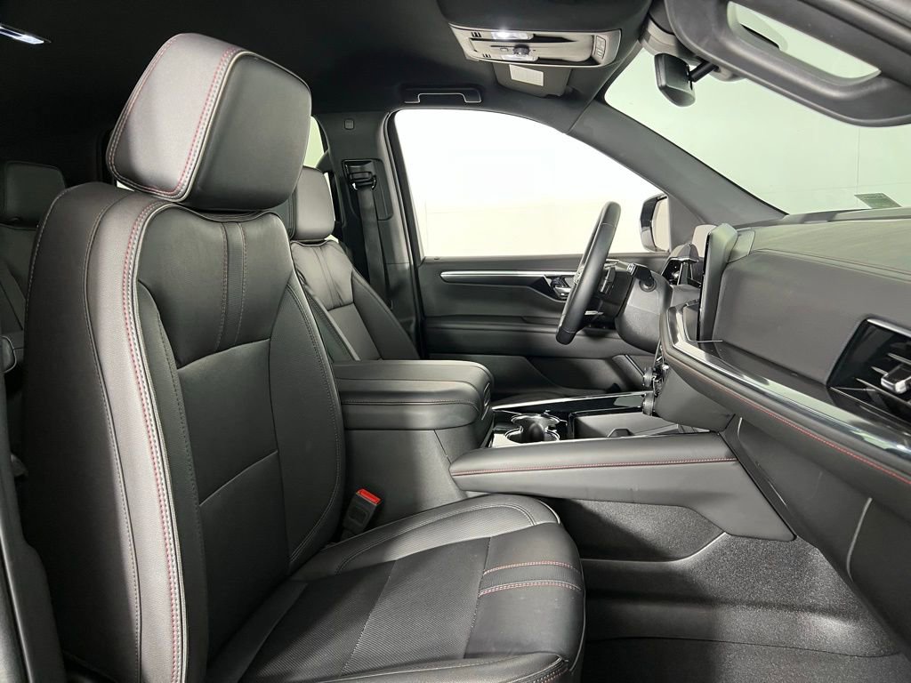 Used 2025 Chevrolet Tahoe RST image 34