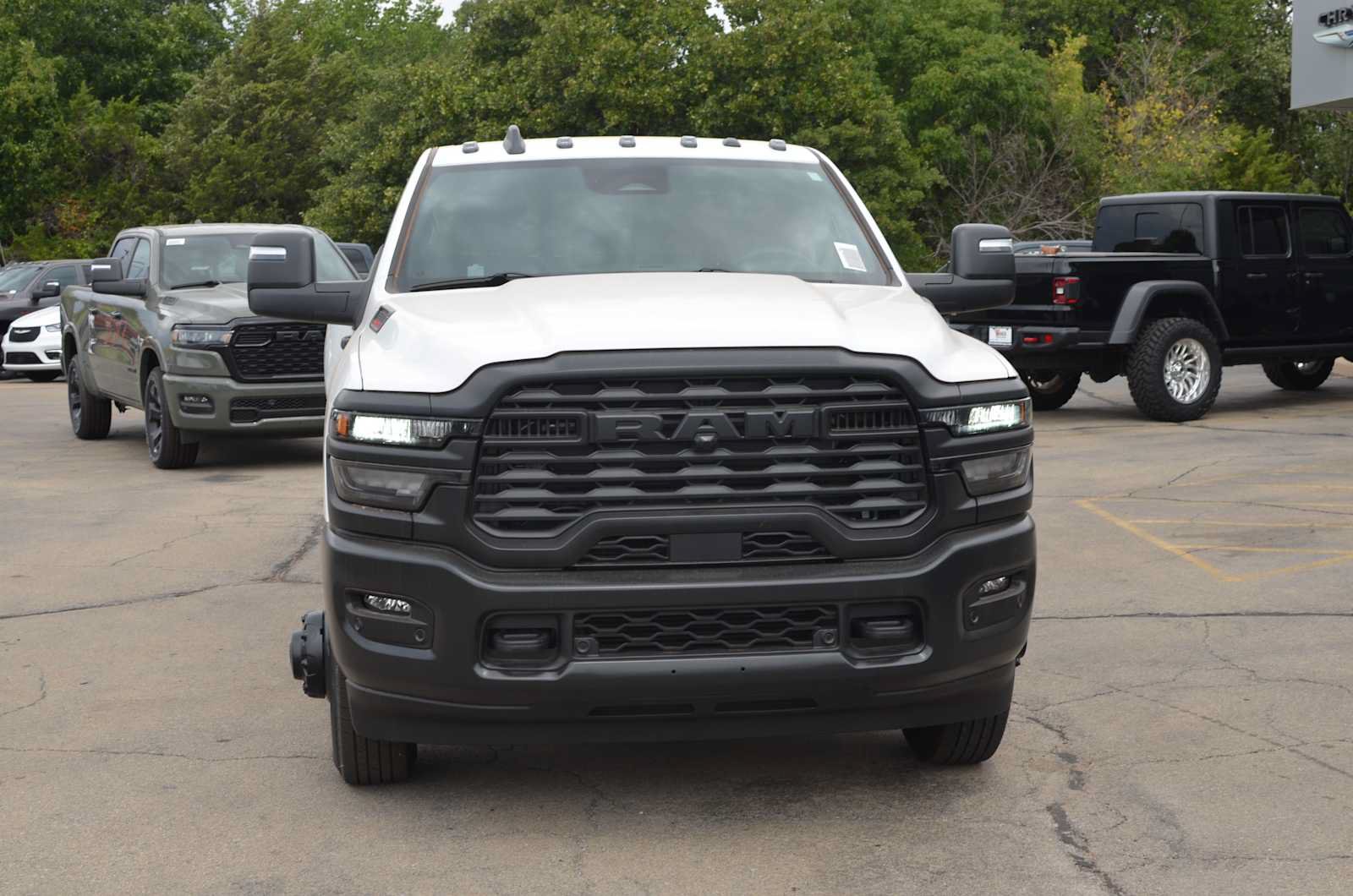 New 2026 RAM 3500 Tradesman AWD/4WD image 35