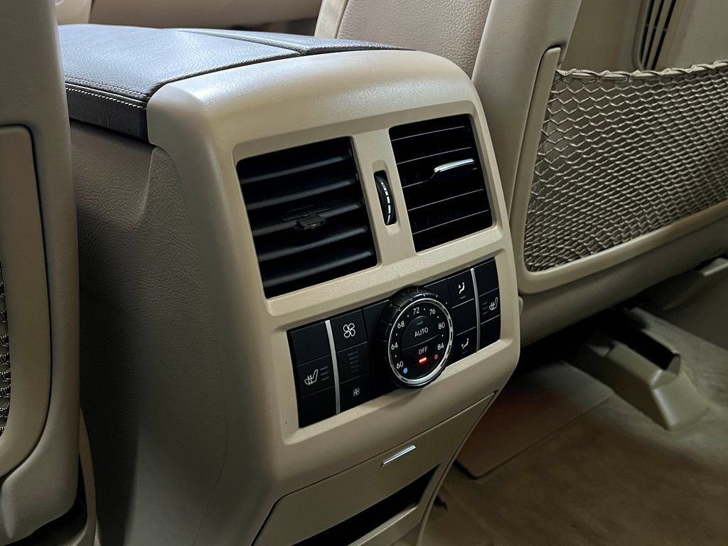 Used 2015 Mercedes-Benz GL 550 4MATIC image 28