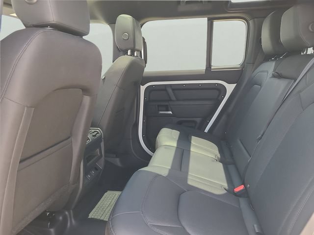 Used 2025 Land Rover Defender 110 S AWD/4WD image 7
