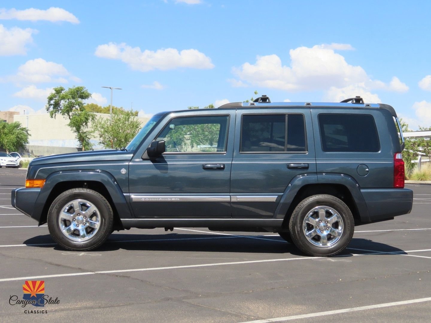 Used 2006 Jeep Commander Limited w/ Trailer Tow Group IV image 12