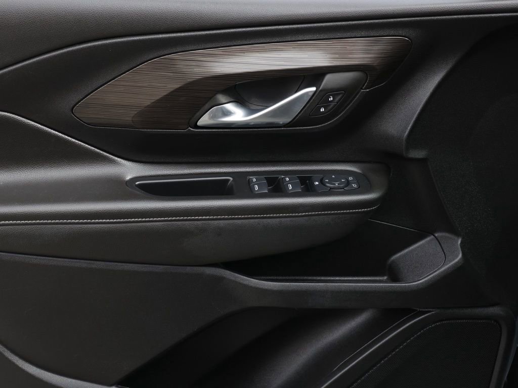 Used 2024 GMC Terrain SLE image 24