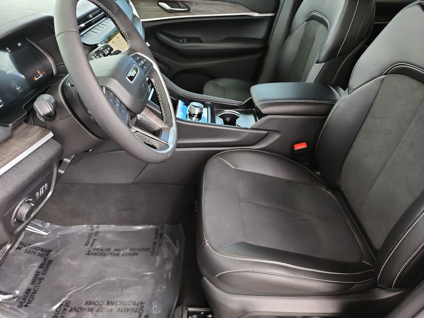 New 2026 Jeep Grand Cherokee Altitude AWD/4WD image 19