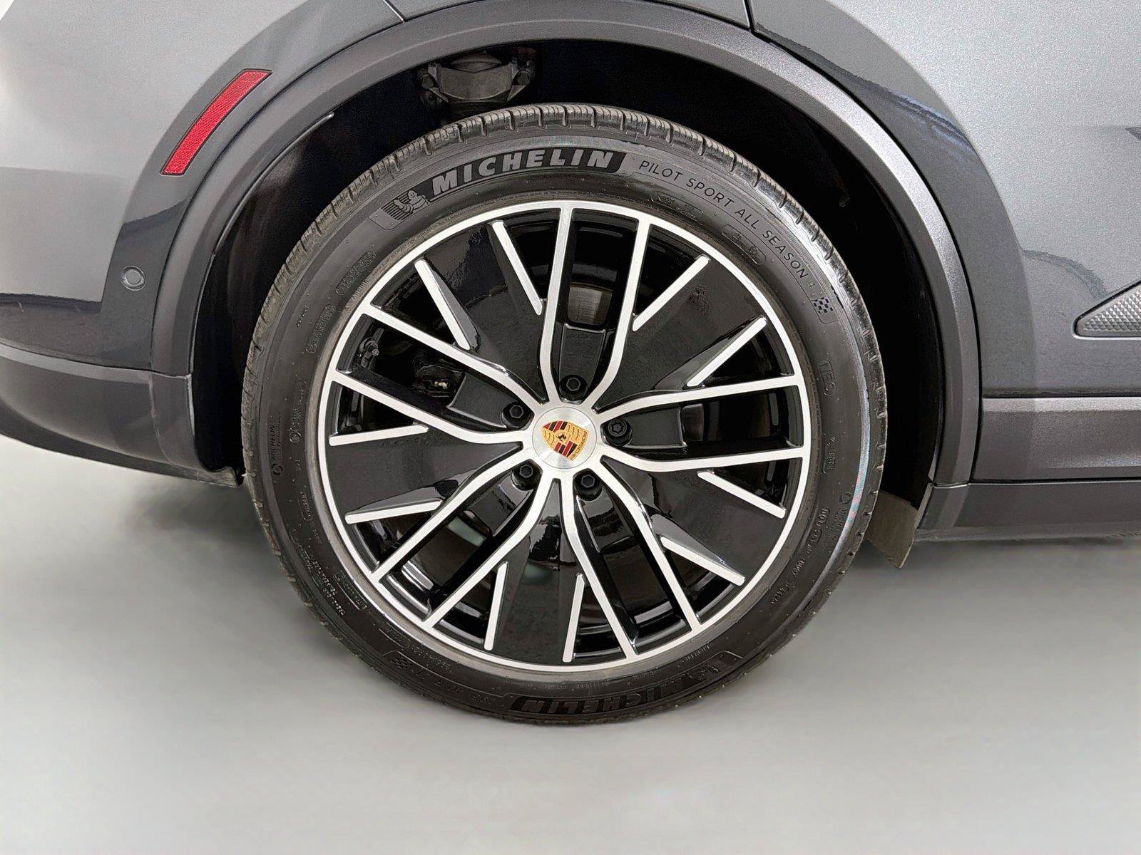 Certified 2026 Porsche Macan Electric RWD image 13
