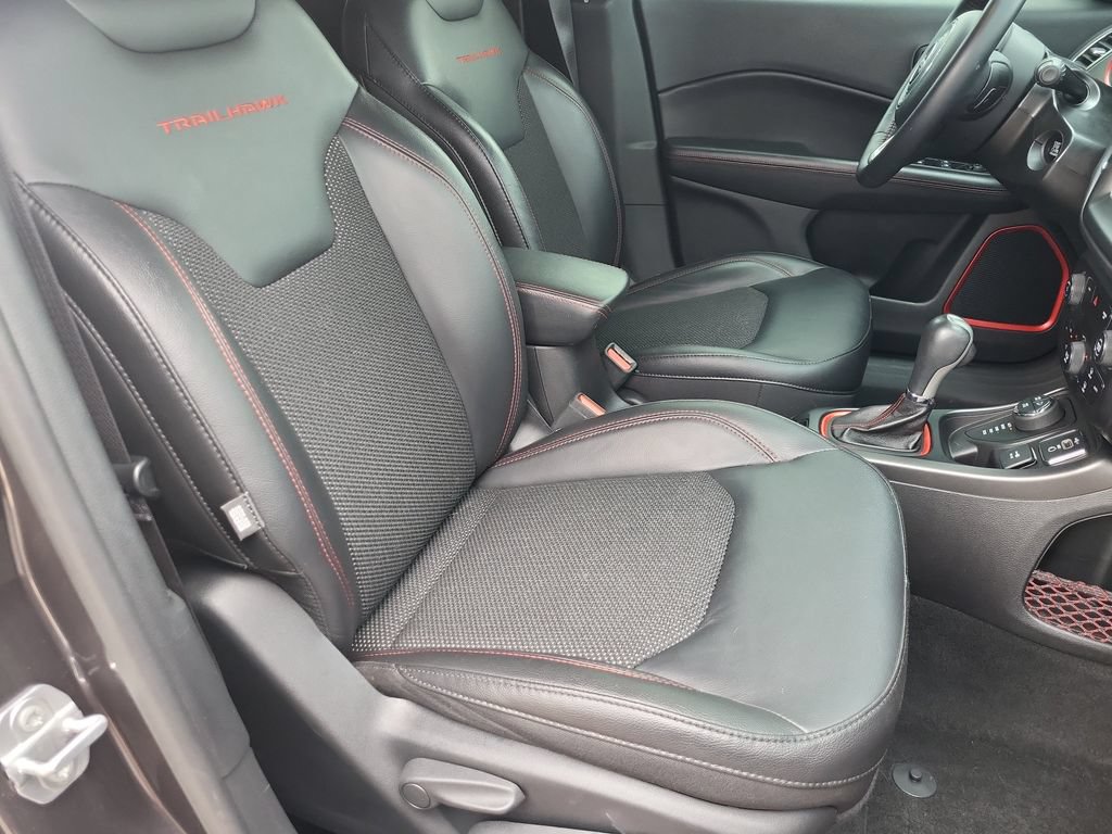 Used 2019 Jeep Compass Trailhawk w/ Cold Weather Group AWD/4WD image 22