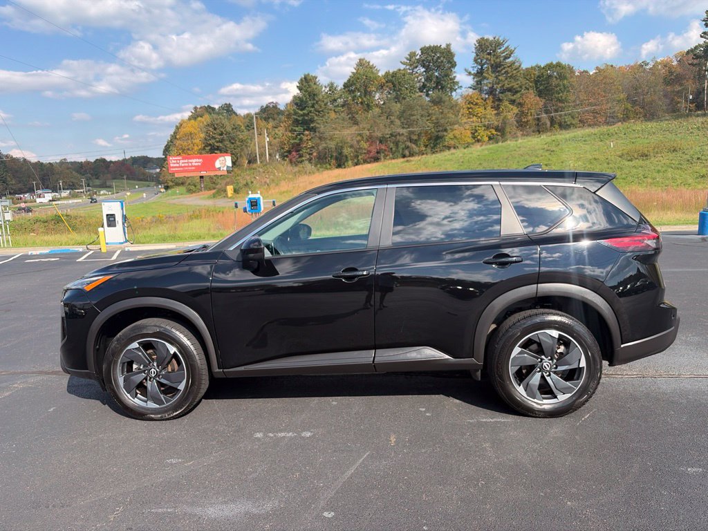 Used 2025 Nissan Rogue SV AWD/4WD image 5