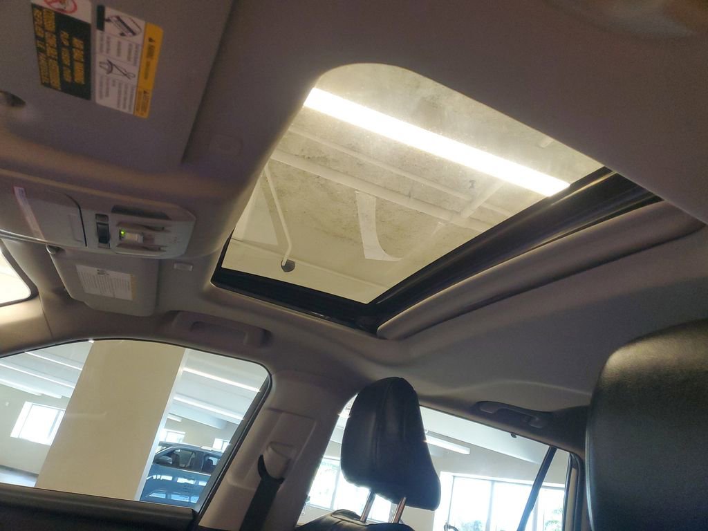 Used 2023 Toyota Highlander XLE image 19