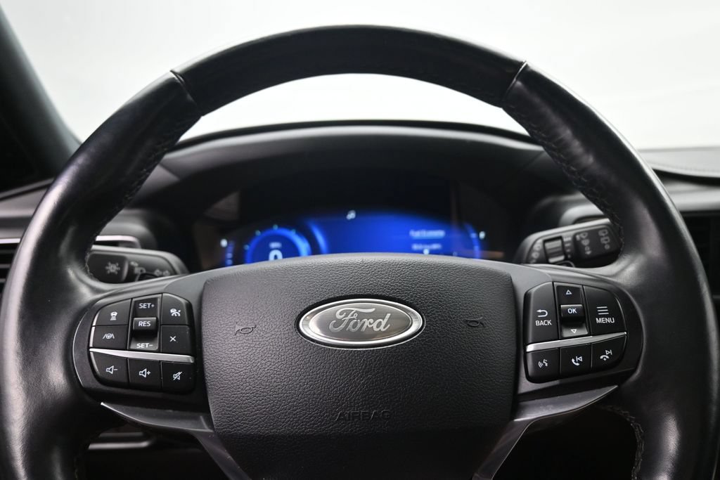 Used 2020 Ford Explorer Platinum w/ Premium Technology Package AWD/4WD image 12