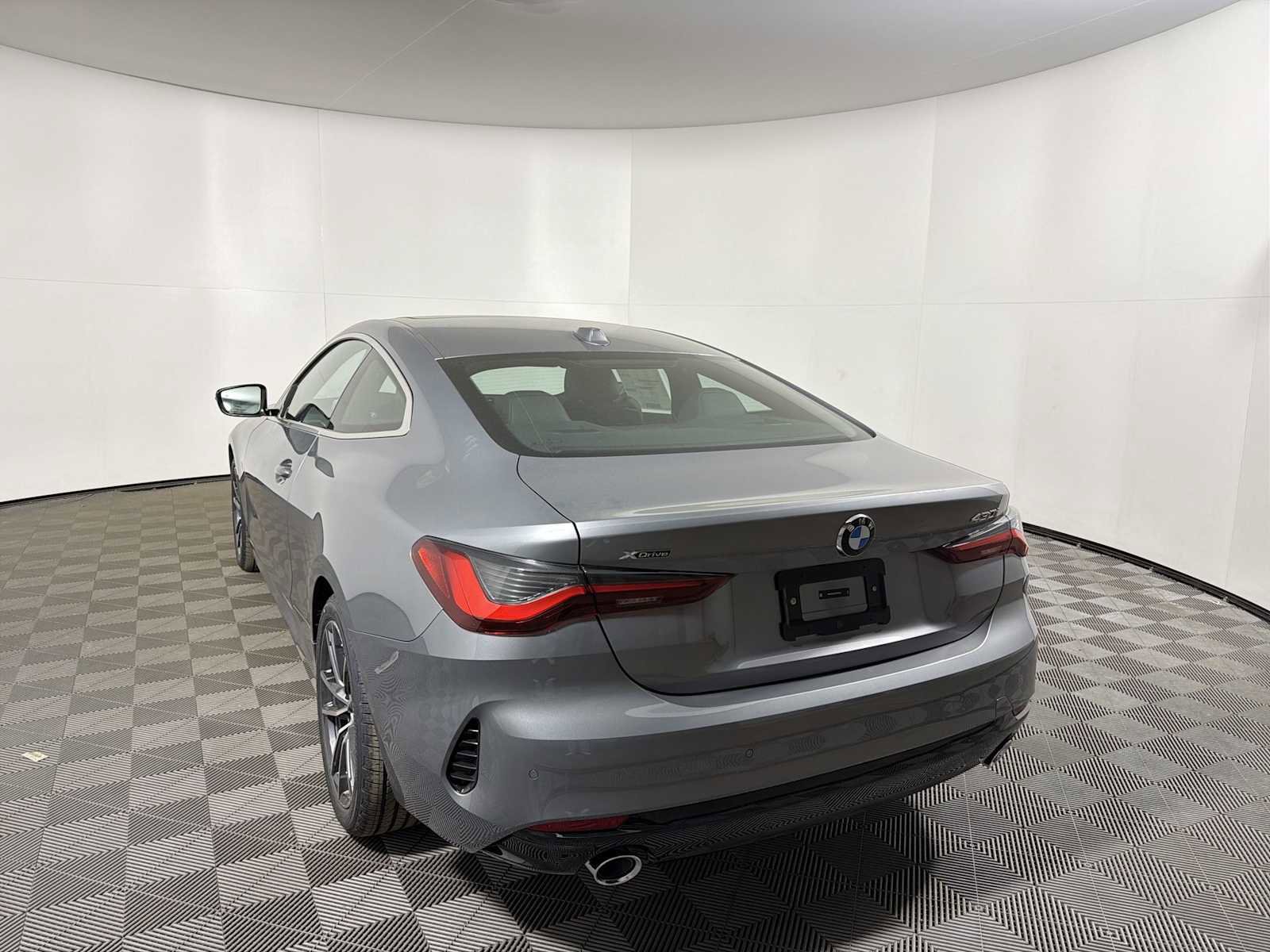 New 2026 BMW 430i xDrive Coupe w/ Convenience Package image 3