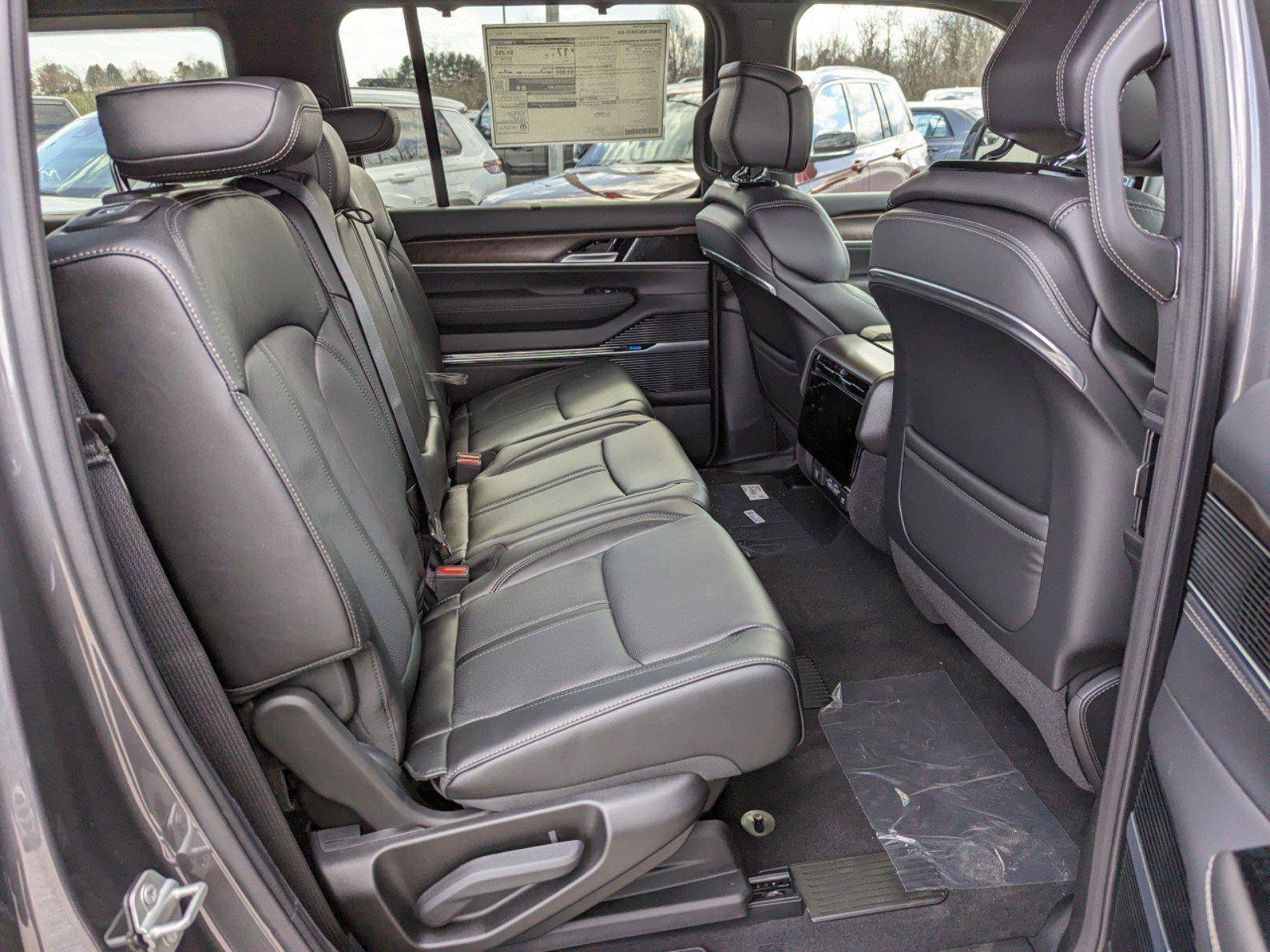 New 2024 Jeep Grand Wagoneer Series I w/ Convenience Group III image 9