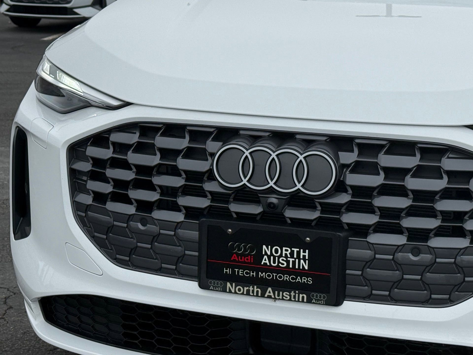 Certified 2025 Audi Q5 Premium w/ Convenience Package image 2