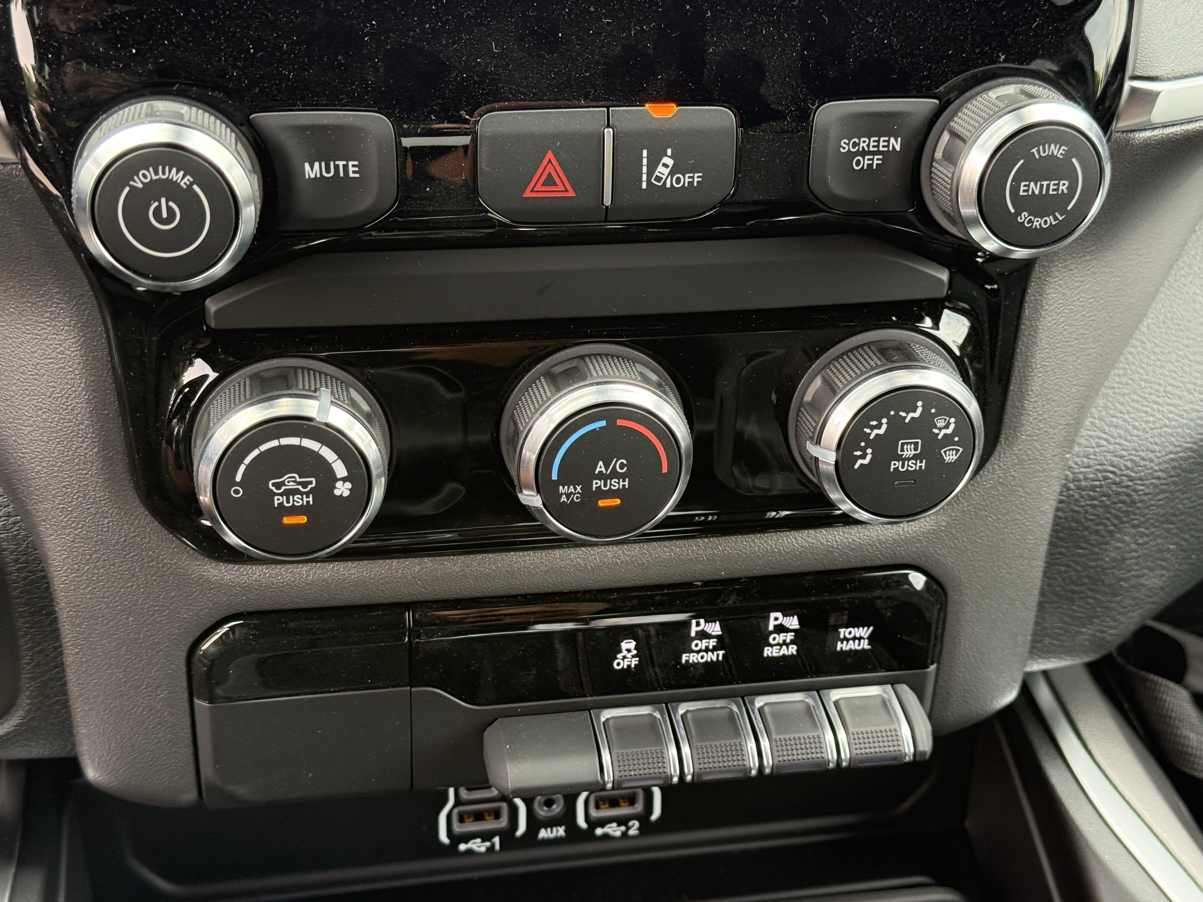 New 2026 RAM 1500 Express AWD/4WD image 26