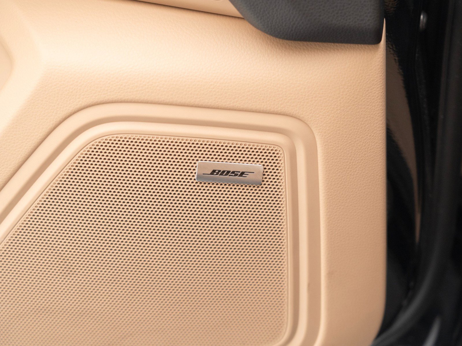 Certified 2025 Porsche Macan image 22
