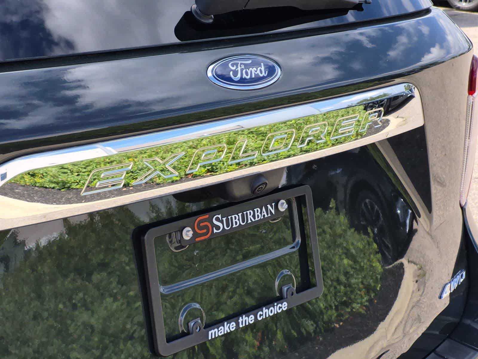 Used 2023 Ford Explorer XLT AWD/4WD image 13