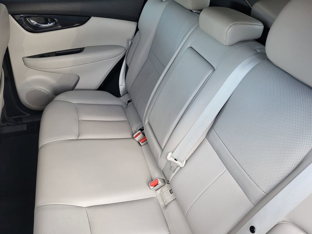 Used 2022 Nissan Rogue Sport SL w/ Premium Package image 28