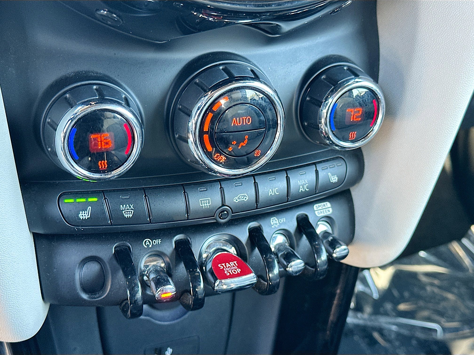 Used 2019 MINI Cooper S w/ Signature Upholstery Package image 15