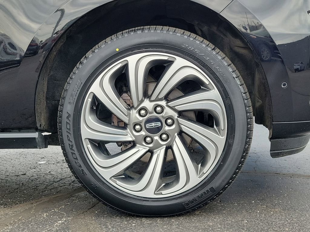 Certified 2024 Lincoln Navigator Reserve AWD/4WD image 9