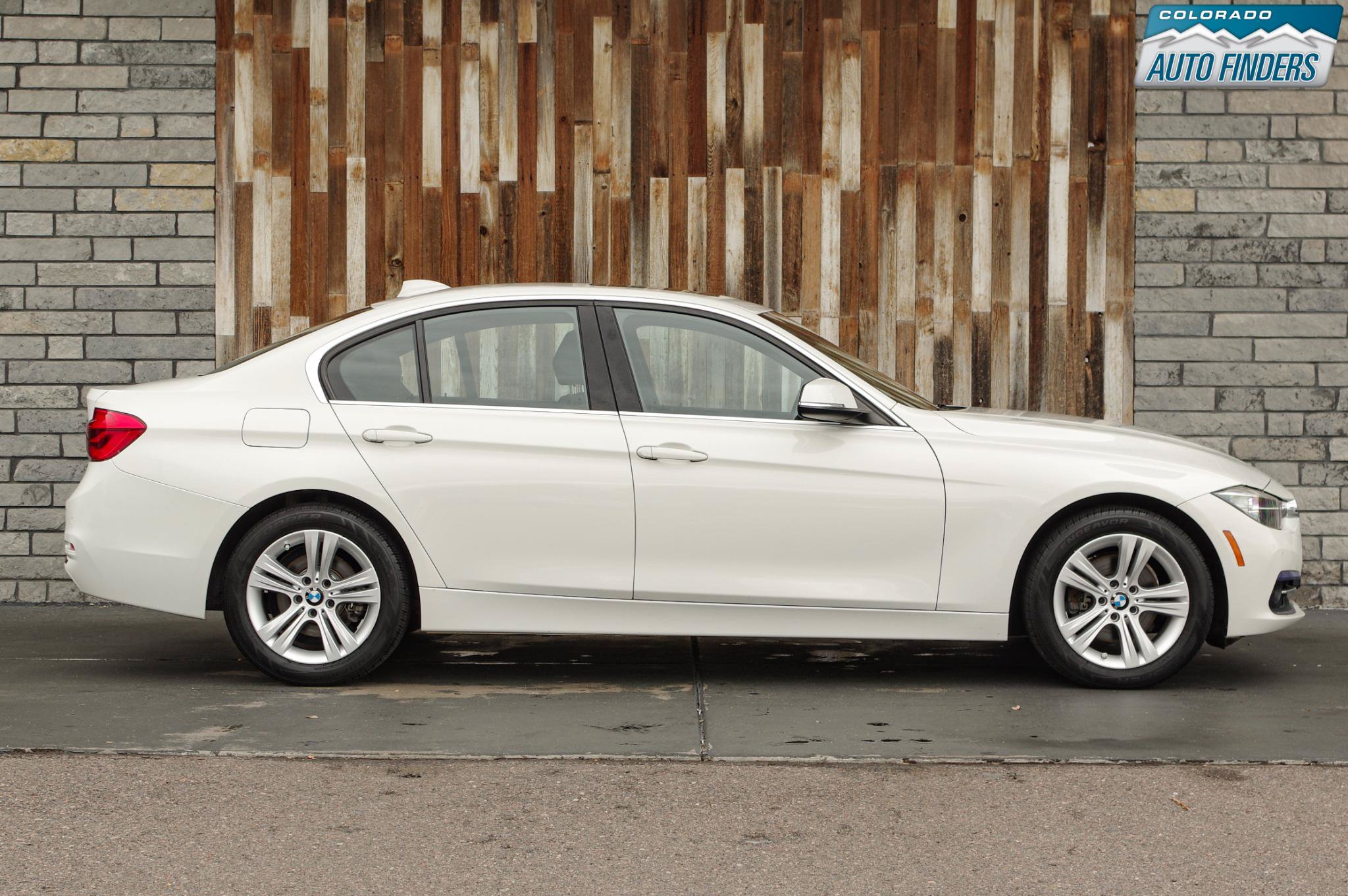 Used 2017 BMW 330i xDrive Sedan AWD/4WD image 8