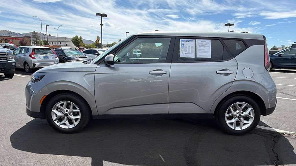 Used 2024 Kia Soul LX w/ Option Group 015 FWD image 6