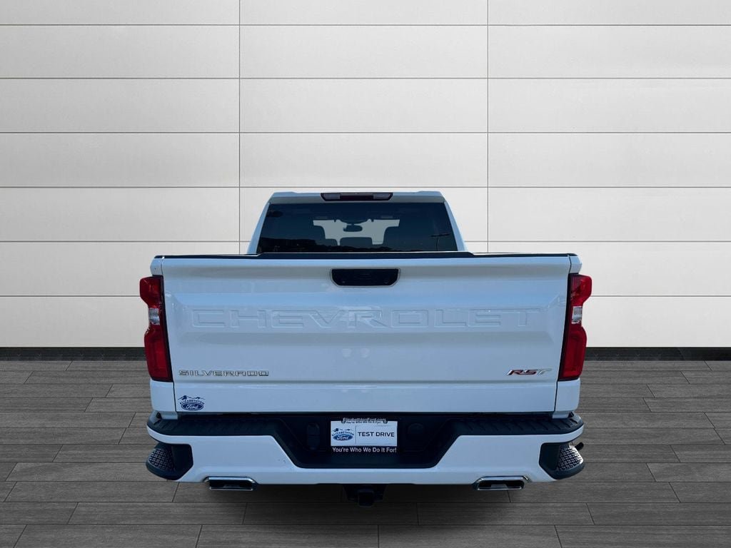 Used 2023 Chevrolet Silverado 1500 RST AWD/4WD image 4