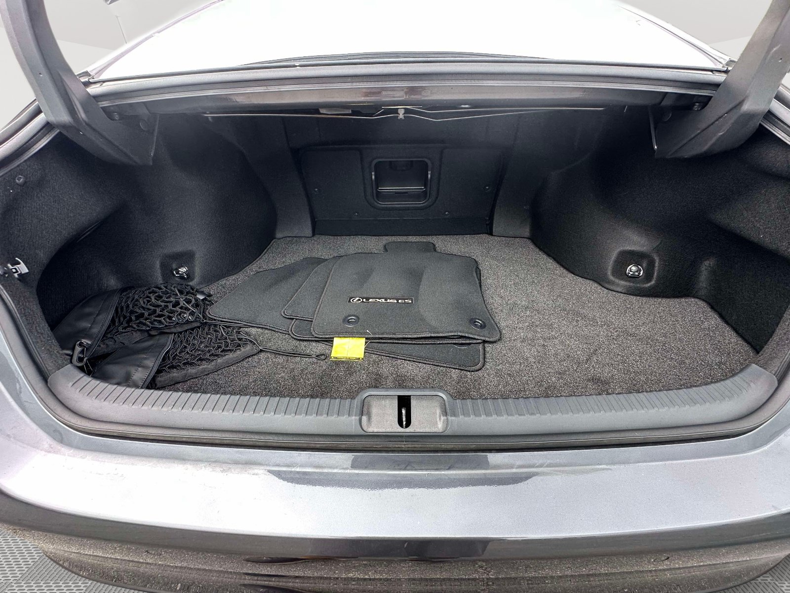 Used 2025 Lexus ES 300h w/ Premium Package FWD image 35