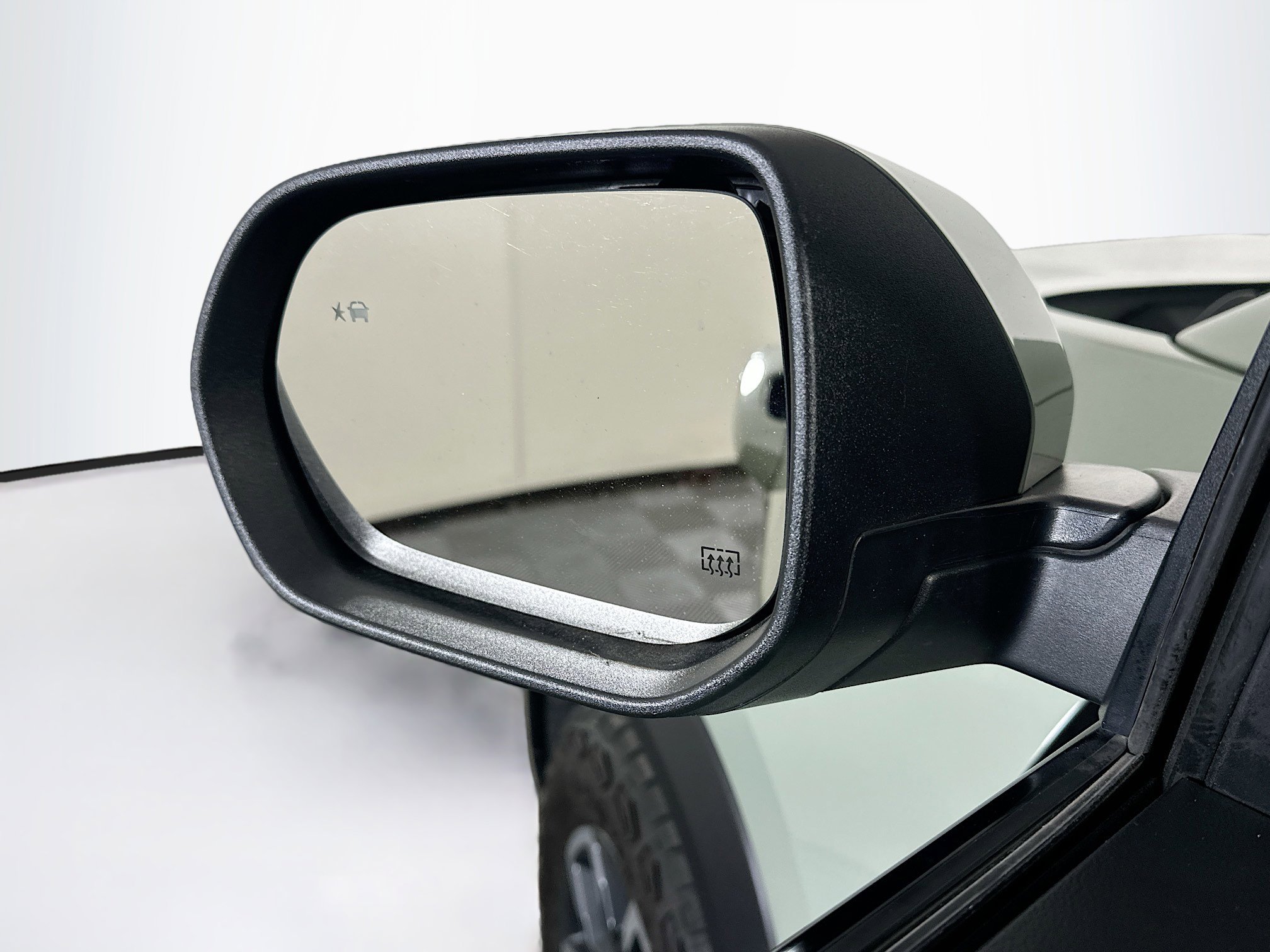 Used 2025 Chevrolet Equinox ACTIV w/ Safety and Technology Package FWD image 16