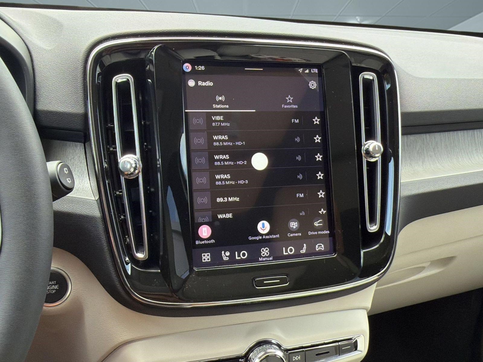 New 2026 Volvo XC40 B4 Plus w/ Climate Package FWD image 20