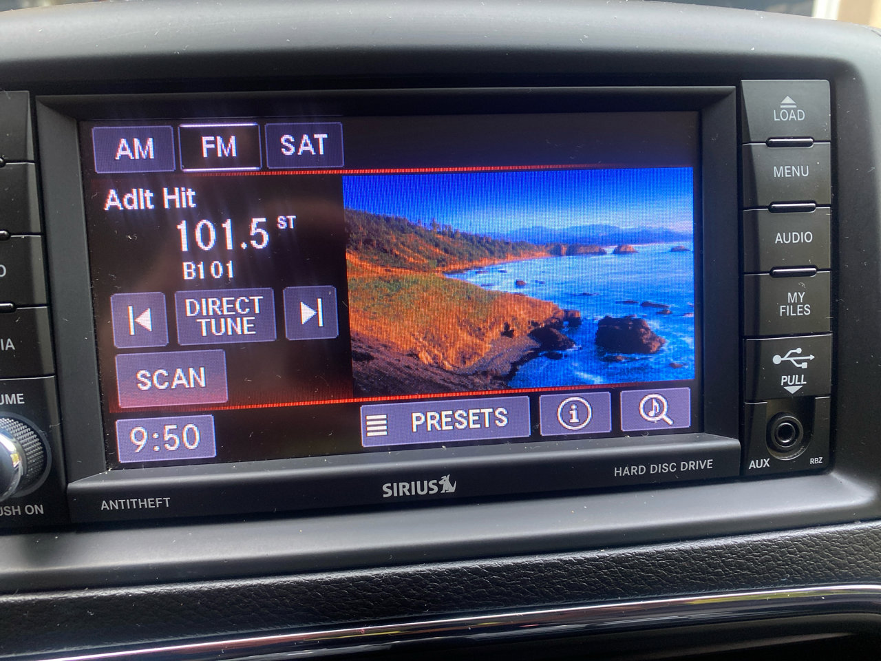 Used 2019 Dodge Grand Caravan SE w/ UConnect Hands-Free Group image 16