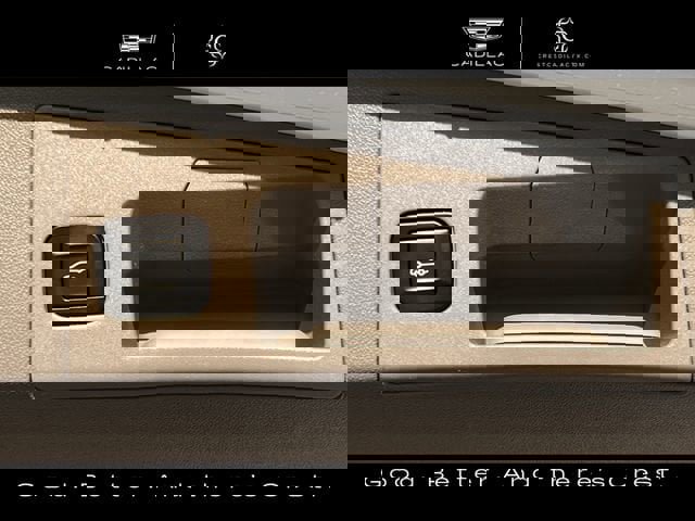 Used 2018 Cadillac XT5 Luxury w/ Driver Awareness Package image 28