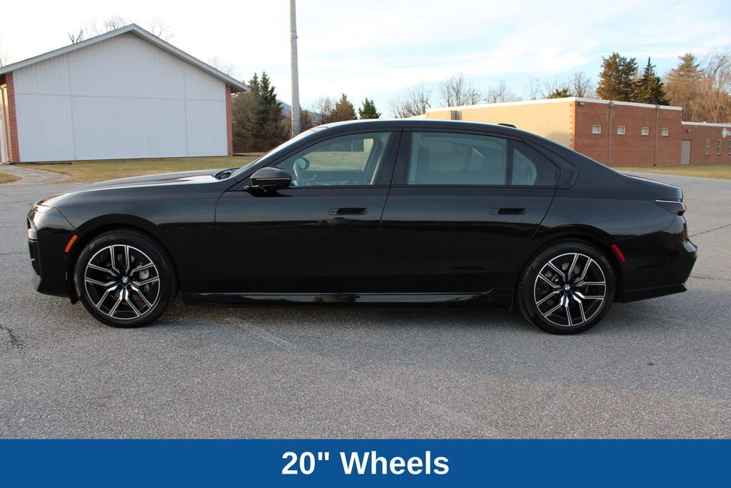 Used 2024 BMW i7 xDrive60 image 7