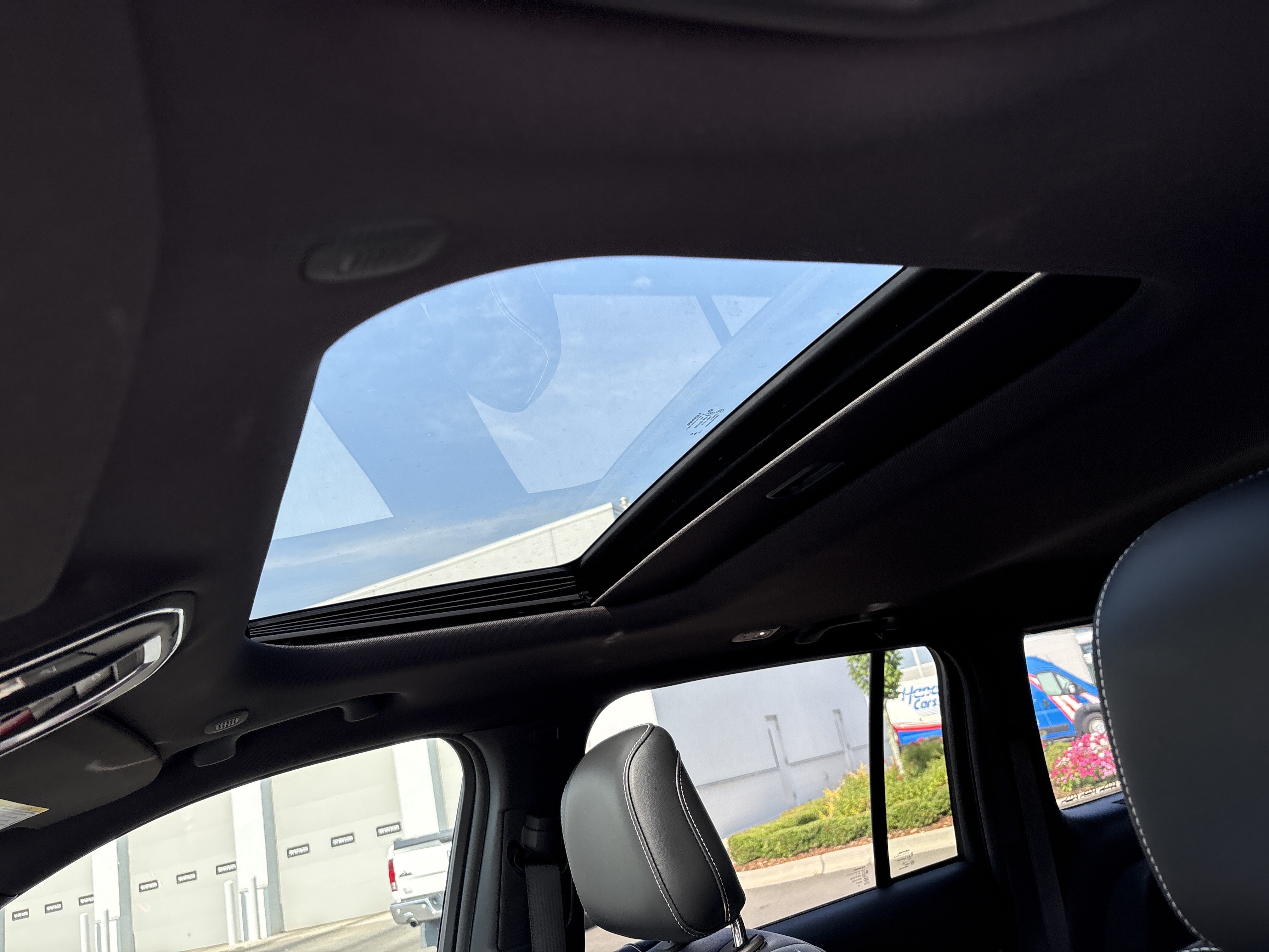 Used 2023 Jeep Grand Cherokee Altitude RWD image 19