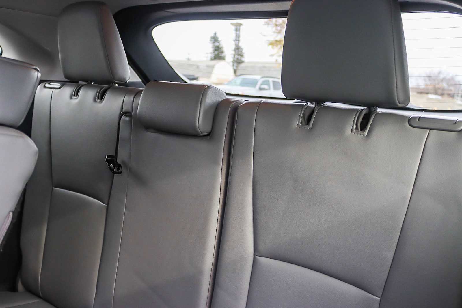 Used 2020 Toyota Highlander XLE image 19