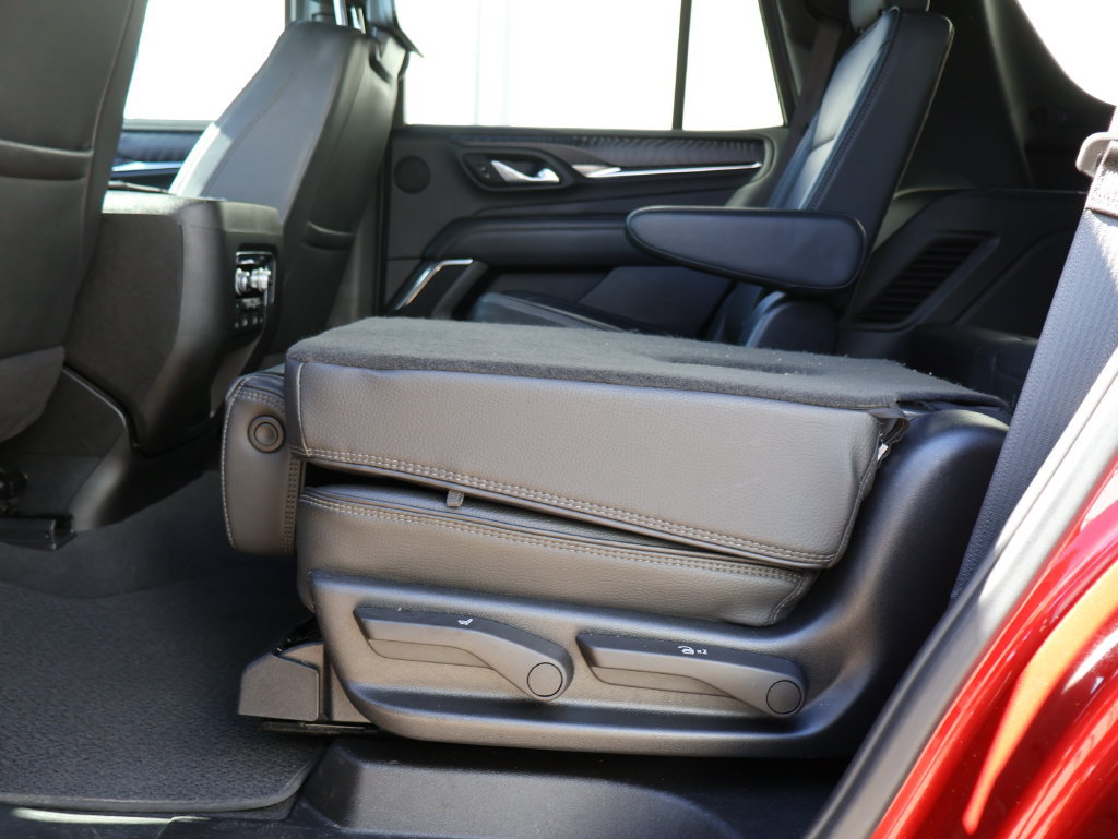 Certified 2023 GMC Yukon Denali w/ Denali Reserve Package AWD/4WD image 10