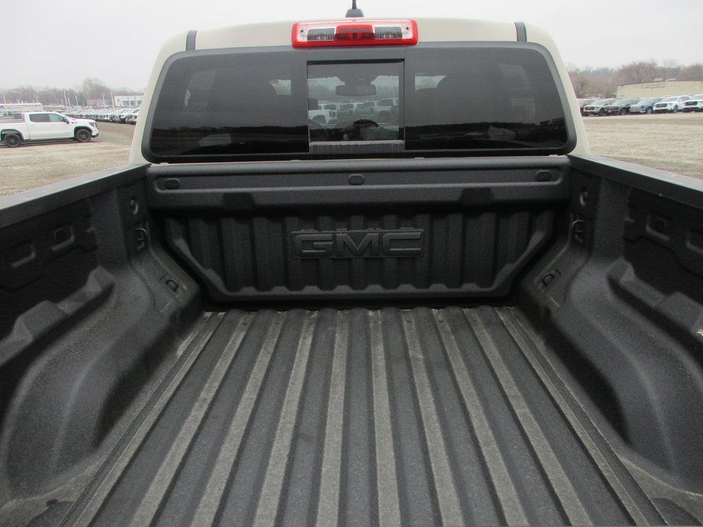 New 2026 GMC Canyon AT4X w/ LPO, Black Badging Package AWD/4WD image 7