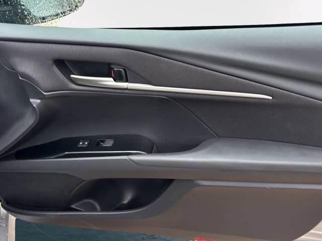 Used 2025 Toyota Camry LE image 10