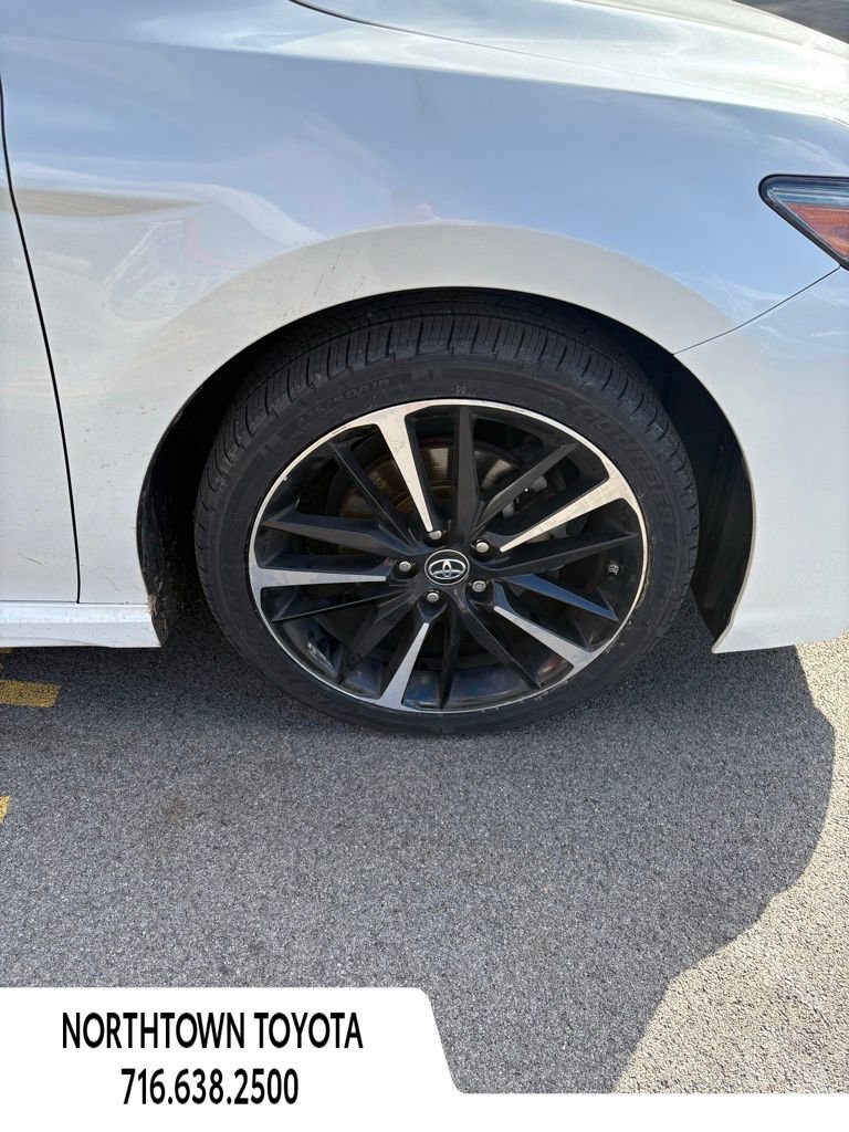 Used 2018 Toyota Camry XSE image 2
