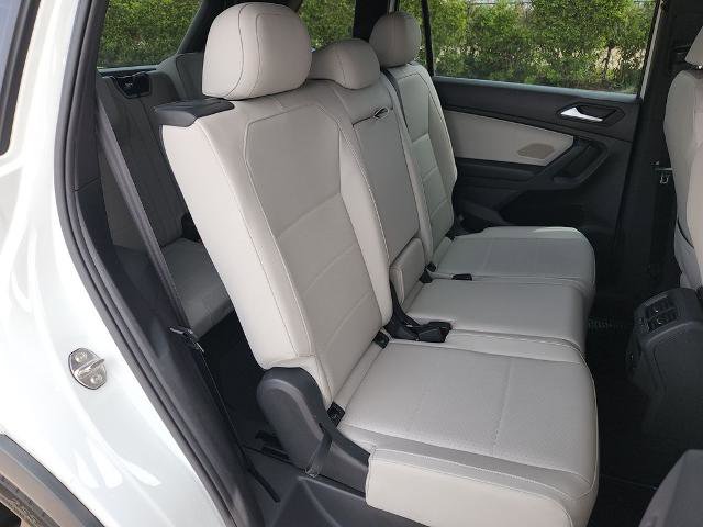 Used 2021 Volkswagen Tiguan SE R-Line w/ 3rd Row Seat Package AWD/4WD image 15