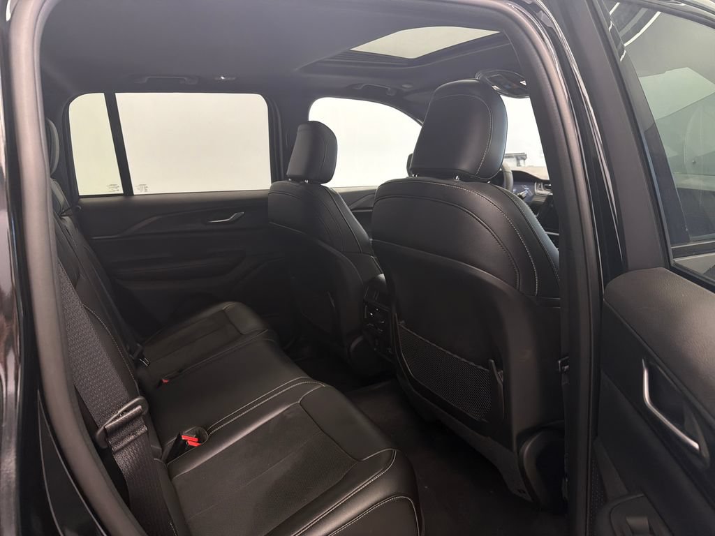 Certified 2024 Jeep Grand Cherokee Altitude AWD/4WD image 19