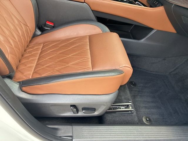 Used 2024 Nissan Rogue Platinum w/ Platinum Premium Package FWD image 11