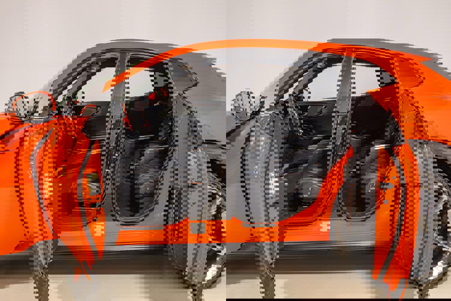 Used 2024 Ferrari Purosangue image 25