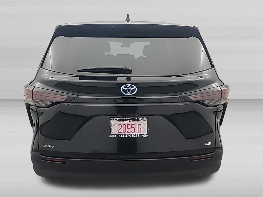 Used 2025 Toyota Sienna LE FWD image 5