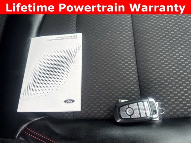 Used 2024 Ford Escape ST-Line AWD/4WD image 14