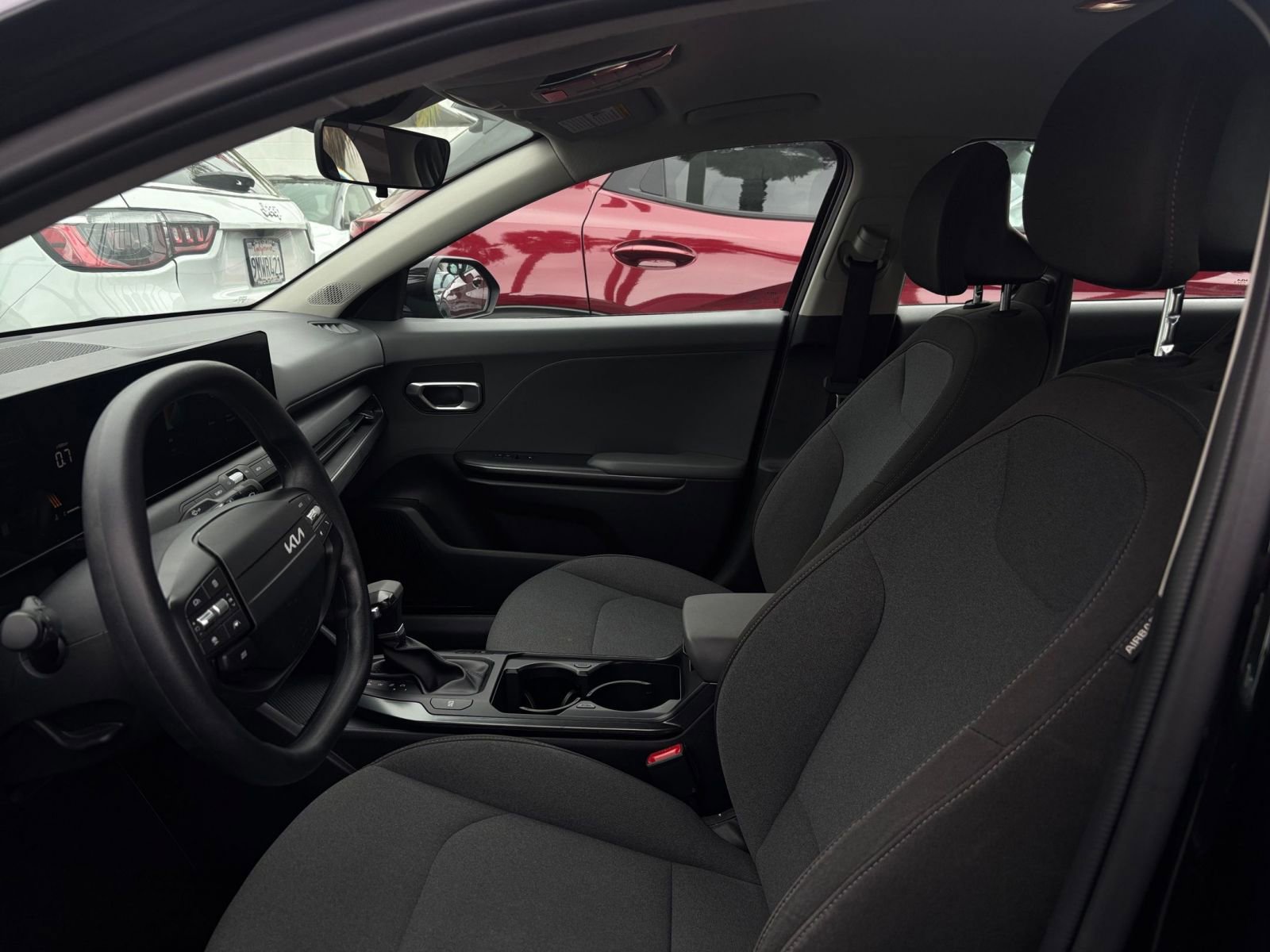 Used 2025 Kia K4 FWD image 25