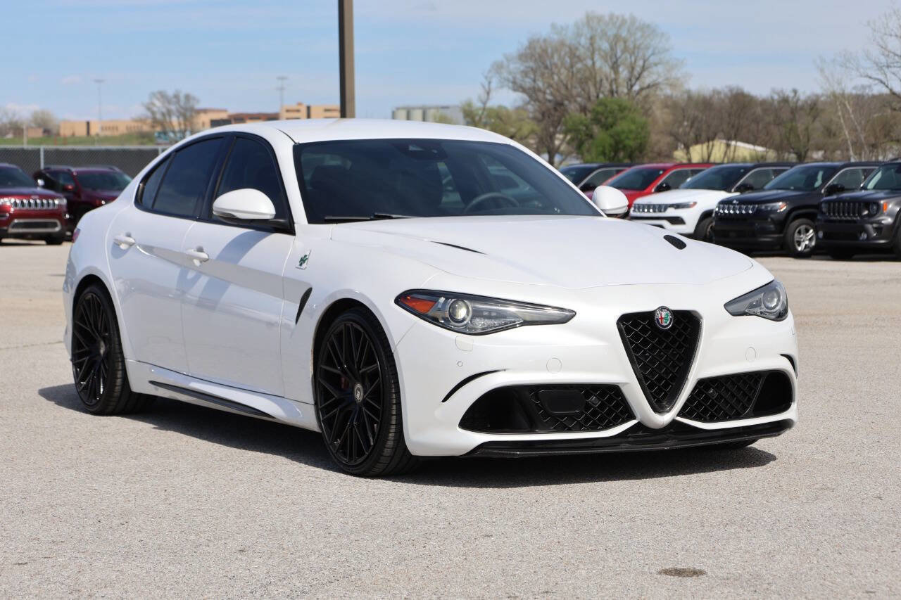 Used 2017 Alfa Romeo Giulia Quadrifoglio RWD image 4